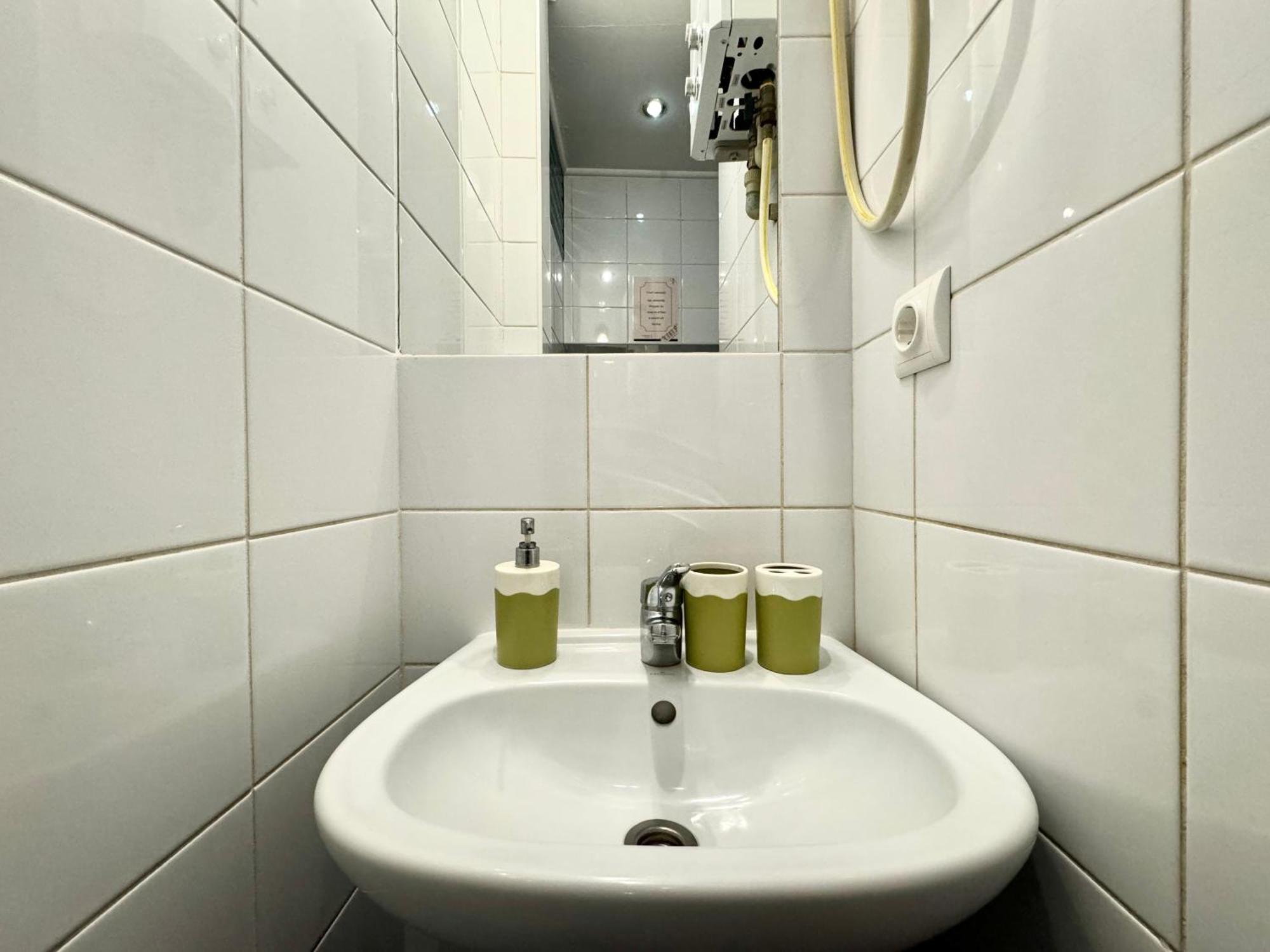 Apartpoltava, однокімнатні з кутовою ванною, біля краєзнавчого музею, арт кафе кавун شقة بولتافا